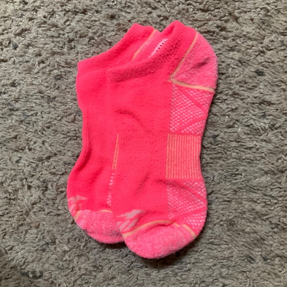 A Variety Bundle of Preloved Socks AVIA Socks - Picture 10 of 15